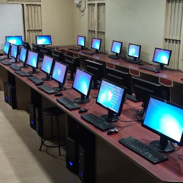 School Computer Lab Connect Switch Computer Lab - Shri B S Mootha Girls Senior Secondary School